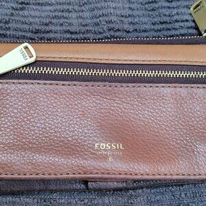 Fossil Issued No. 1954 Women's  Clutch Wallet